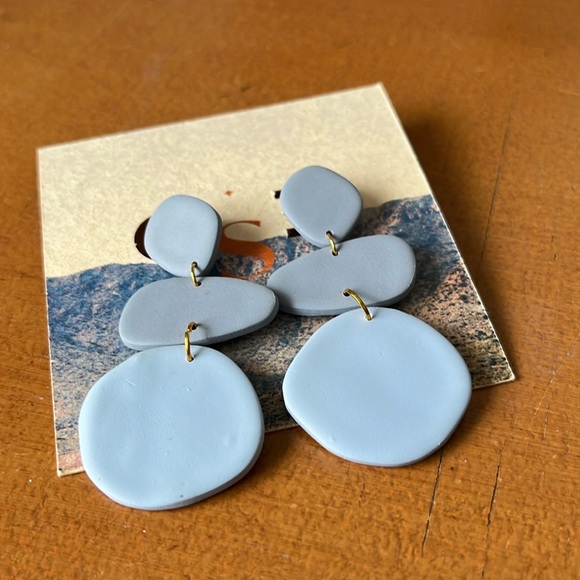 Blue polymer clay drop earrings - Picture 2 of 9